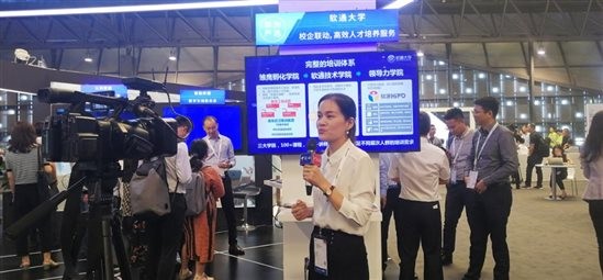 “云”开见日，“AI”生花，米兰动力携五大主题亮相华为HC大会