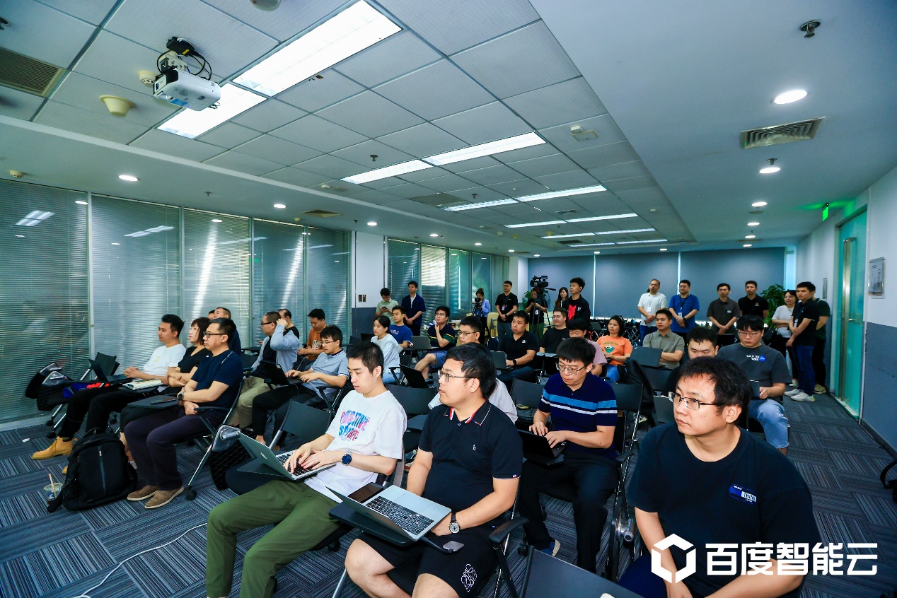 米兰动力受邀参加首期百度智能云文心千帆大模型平台实训营